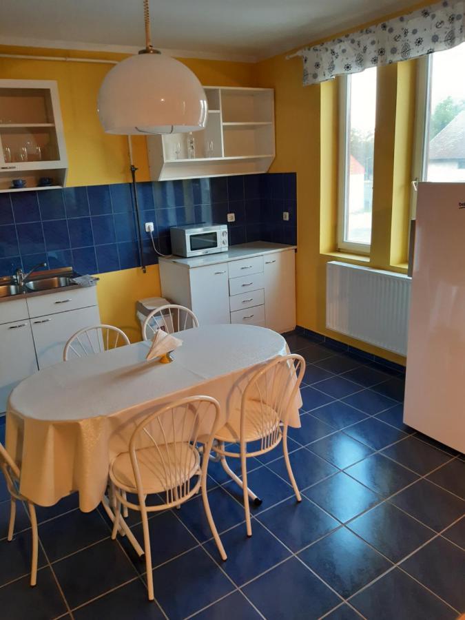 Gábor Pál 1 Apartman 1 szoba Dunafoldvar Esterno foto
