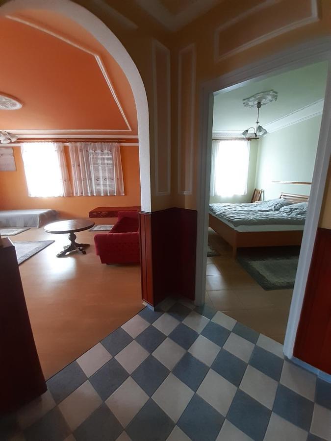 Gábor Pál 1 Apartman 1 szoba Dunafoldvar Esterno foto
